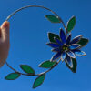 Studio dijkwater tiffany bloemenkrans donkerblauw tegen lucht detail 800px 72dpi Studio dijkwater tiffany bloemenkrans donkerblauw tegen lucht detail 800px 72dpi